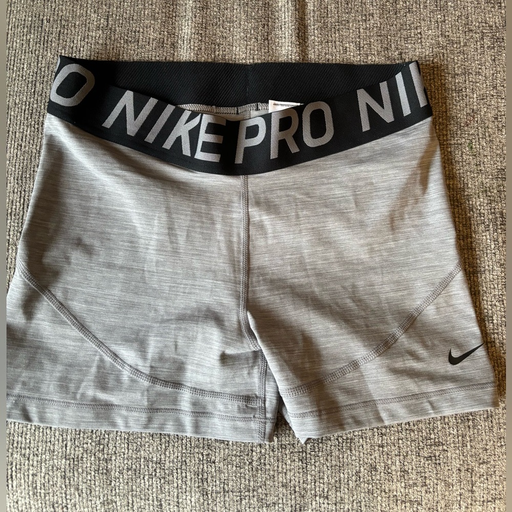 NWOT- Women’s-Nike Dri-Fit Pro Shorts